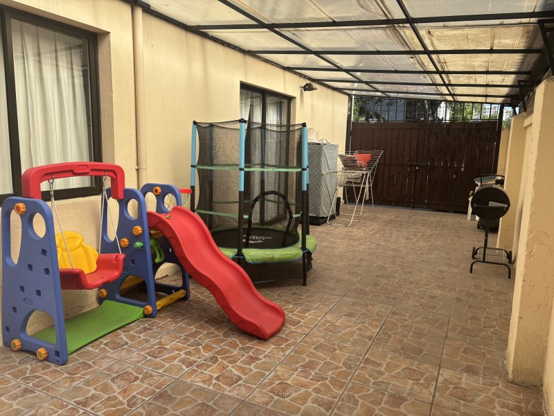 Hermosa Casa Con Gran Terreno en el Corazón de Macul