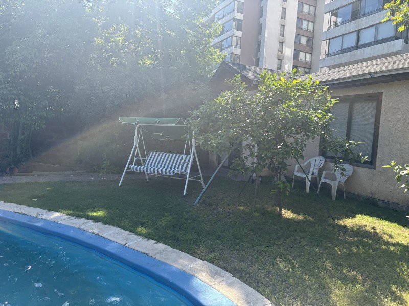 Hermosa Casa Con Gran Terreno en el Corazón de Macul