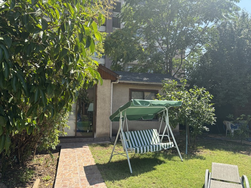 Hermosa Casa Con Gran Terreno en el Corazón de Macul