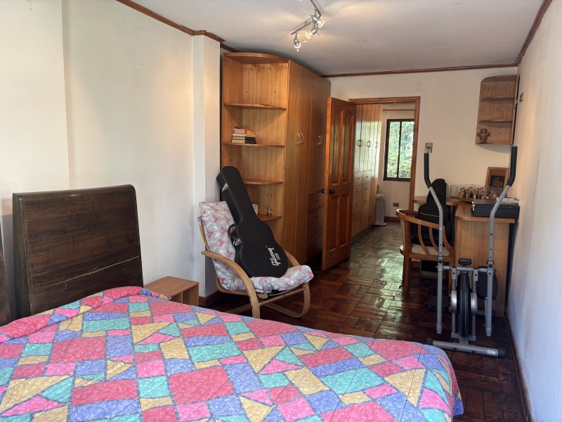 Hermosa Casa Con Gran Terreno en el Corazón de Macul