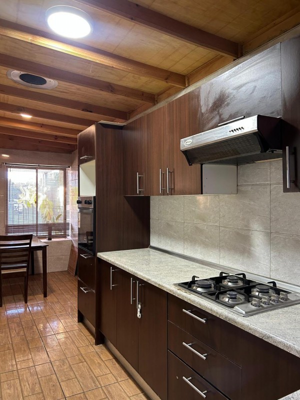 Vendemos Casa Esquina en Villa Flores del Pucará - Surpte