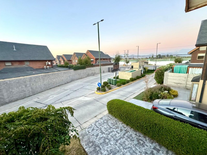 Vendemos Hermosa Casa en Condominio Huertos de Buin-Oriente