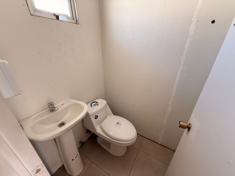 Arrendamos Local Comercial en Avda 5 Poniente Talca