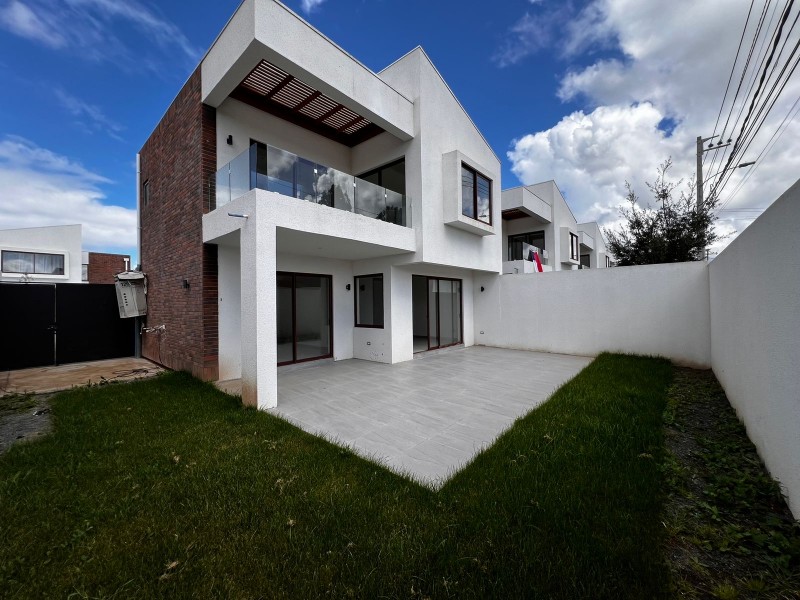 Arrendamos Moderna Casa en las Rastras - Camino Al Cerro