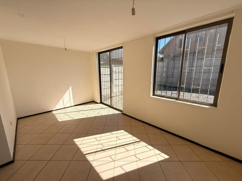 Arrendamos Espaciosa Casa Esquina en Villa Bicentenario