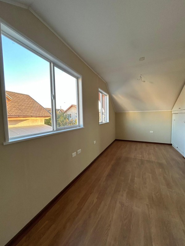 Vendemos Casa Esquina en Villa Flores del Pucará - Surpte