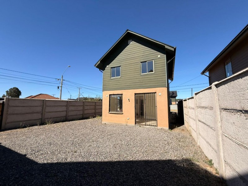 Arrendamos Espaciosa Casa Esquina en Villa Bicentenario
