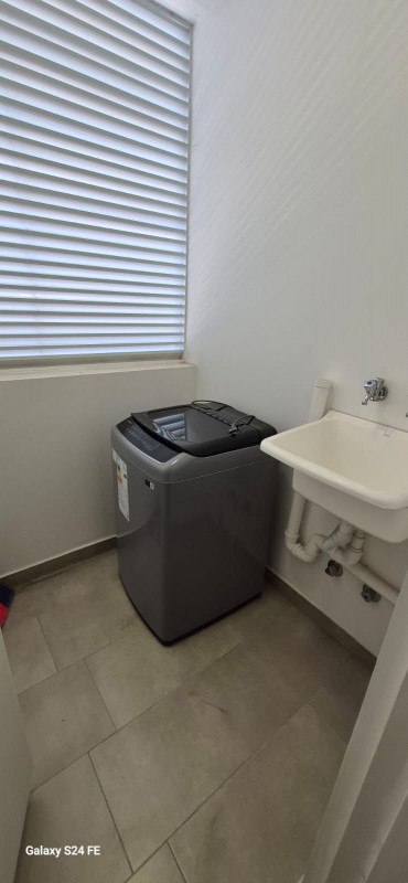 Arrendamos Moderno Departamento Amoblado en Altos de Lircay