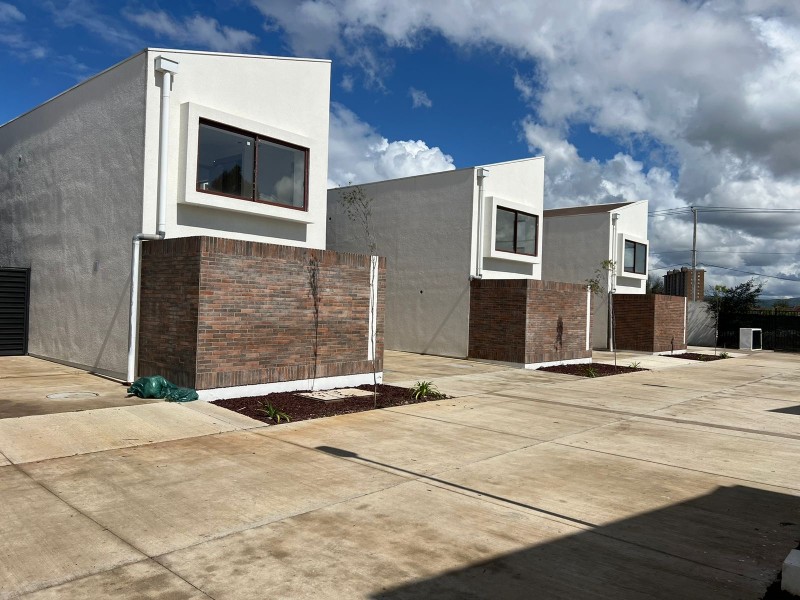 Arrendamos Moderna Casa en las Rastras - Camino Al Cerro