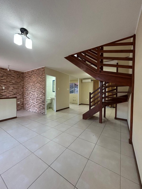 Vendemos Casa Esquina en Villa Flores del Pucará - Surpte