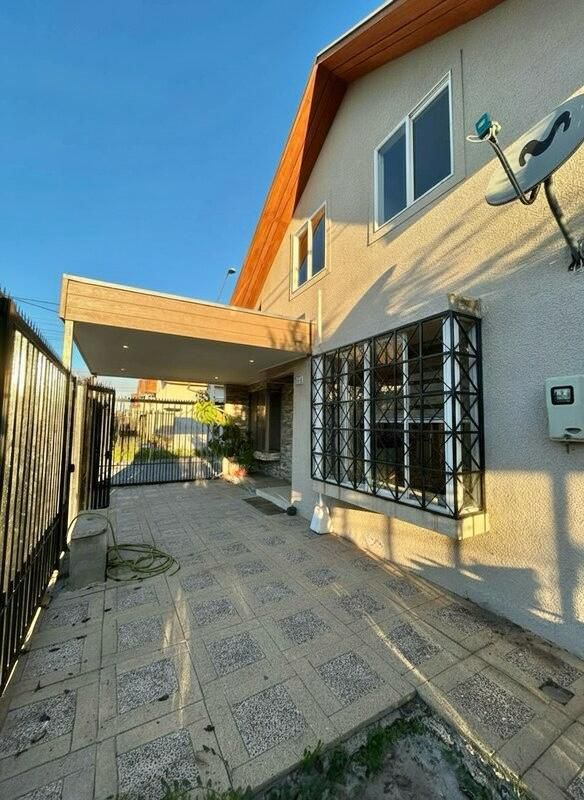 Vendemos Casa Esquina en Villa Flores del Pucará - Surpte