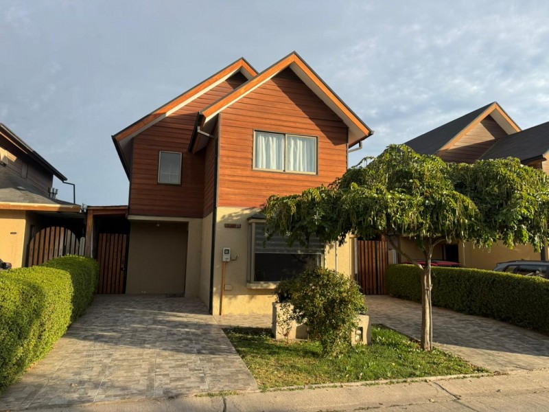 Vendemos Hermosa Casa en Condominio Huertos de Buin-Oriente
