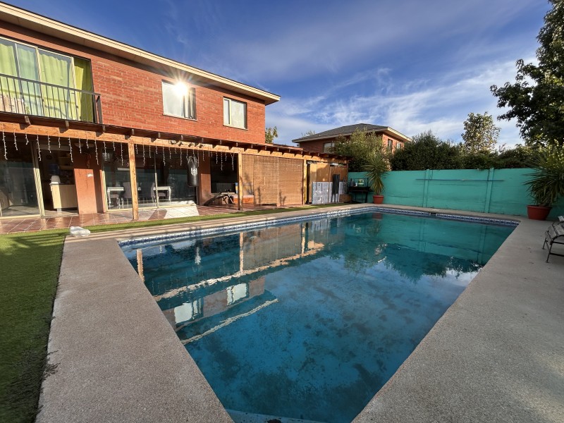 Casa en Arriendo en Valle Araucarias Linderos Buin