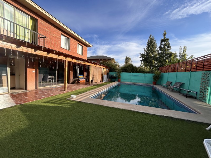 Casa en Arriendo en Valle Araucarias Linderos Buin