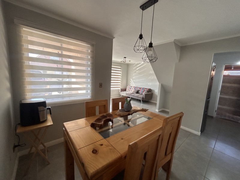 Casa en Arriendo en Condominio Alto Buin Iv