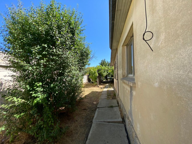 Excelente Ubicación, Vende Terreno, 2 Casas, Regularizadas