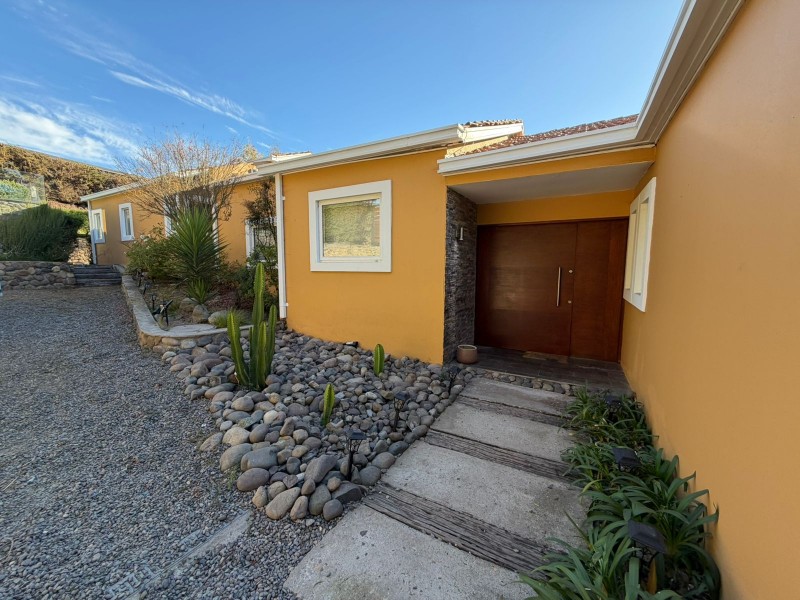Arriendo Amplia Casa Mantagua
