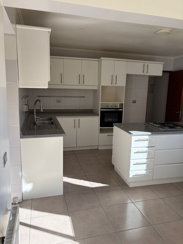 Arriendo Amplia Casa Mantagua