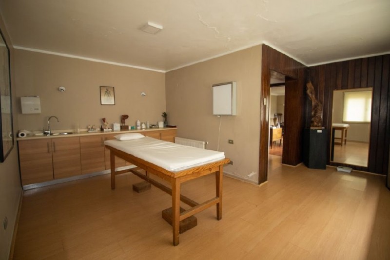 Vendo Amplia Casa Con Giro Comercial Miraflores Bajo