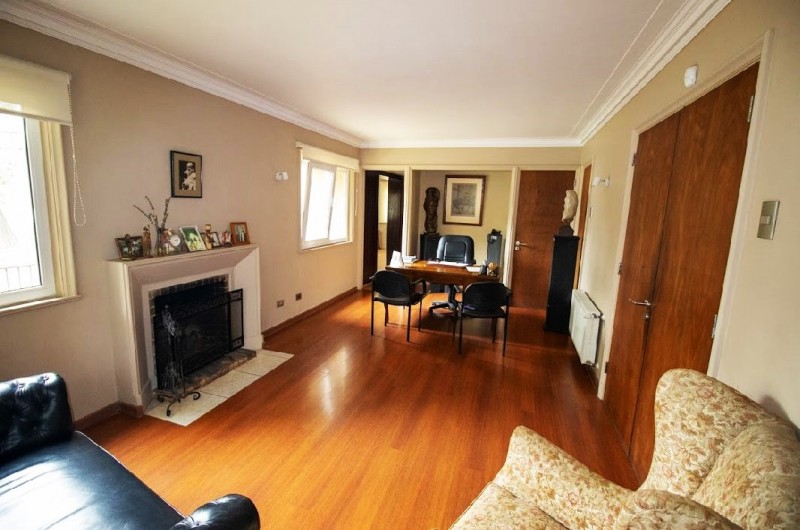 Vendo Amplia Casa Con Giro Comercial Miraflores Bajo