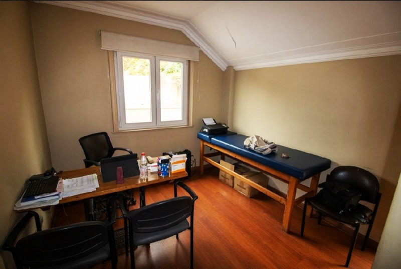 Vendo Amplia Casa Con Giro Comercial Miraflores Bajo