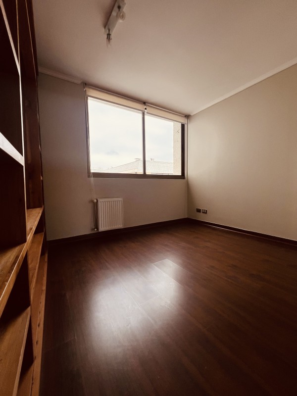 Arriendo Amplio Departamento en los Ponientes
