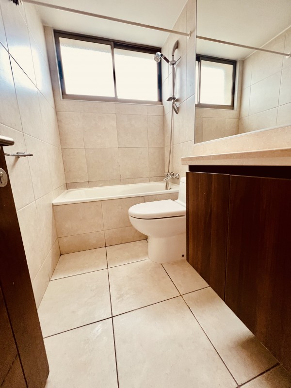 Arriendo Amplio Departamento en los Ponientes