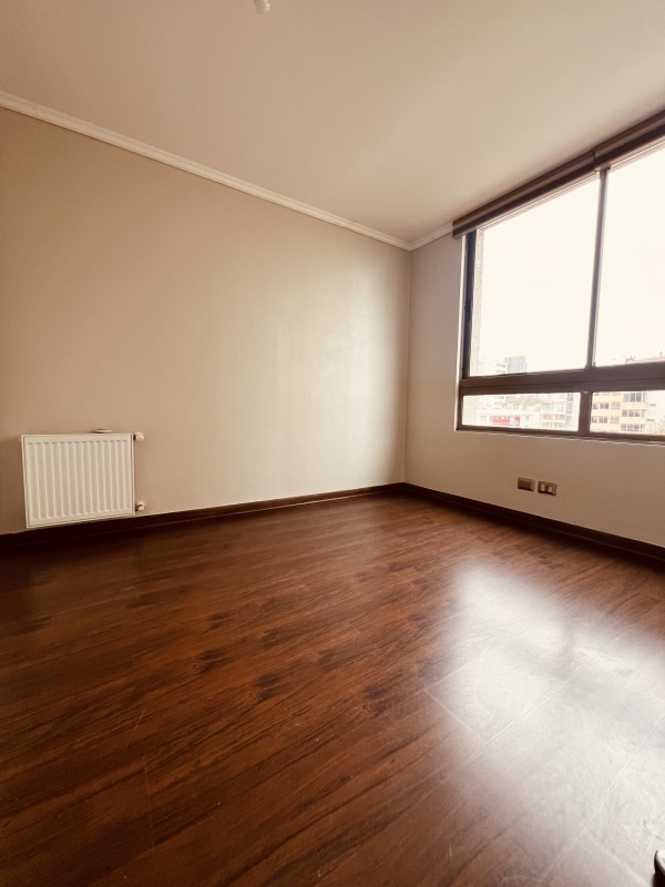 Arriendo Amplio Departamento en los Ponientes