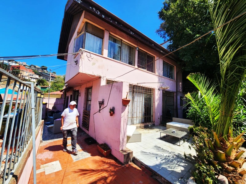 Vendo Casa Dos Niveles Estilo Chalet en Cerro Alegre