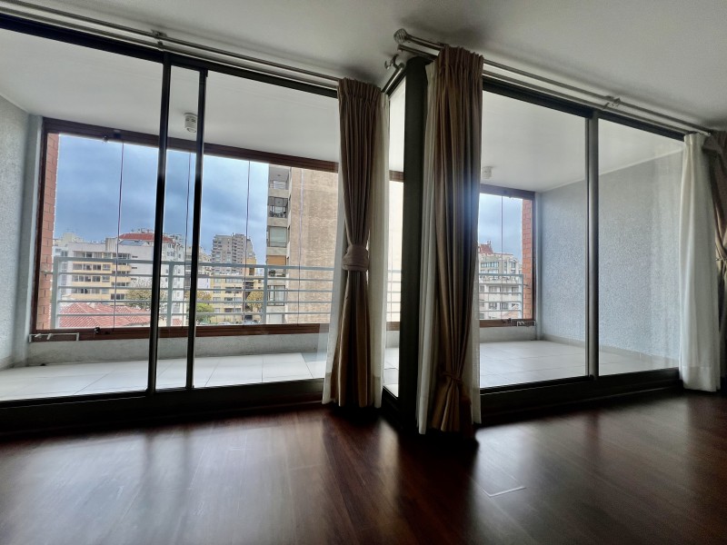 Arriendo Amplio Departamento en los Ponientes