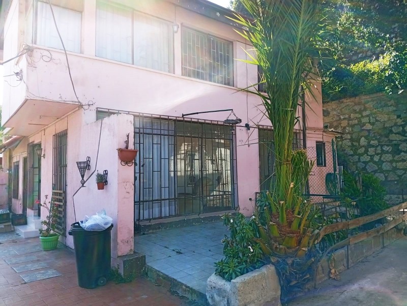 Vendo Casa Dos Niveles Estilo Chalet en Cerro Alegre