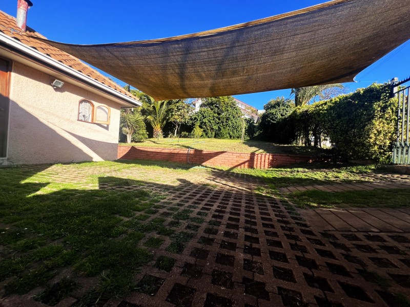 Vendo Amplia Casa Tipo Chalet en Sector Jardín del Mar