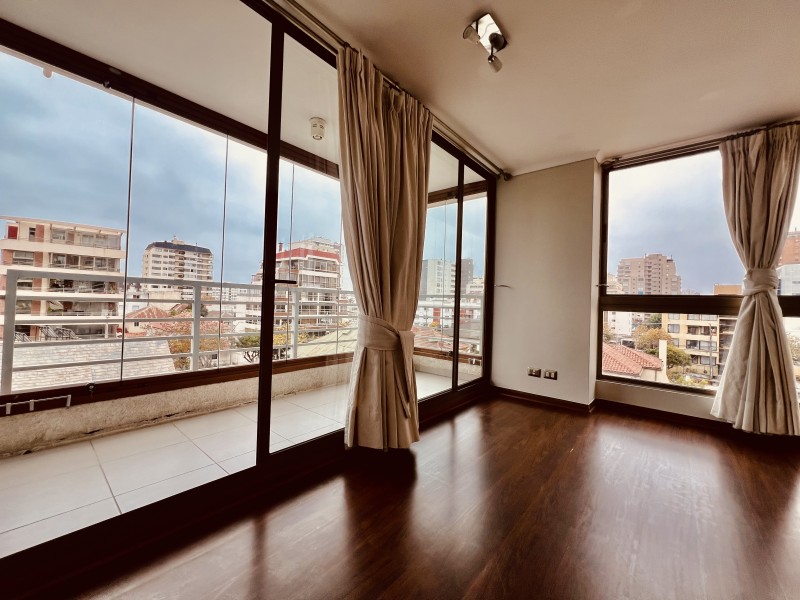 Fotografía de Arriendo Amplio Departamento en los Ponientes