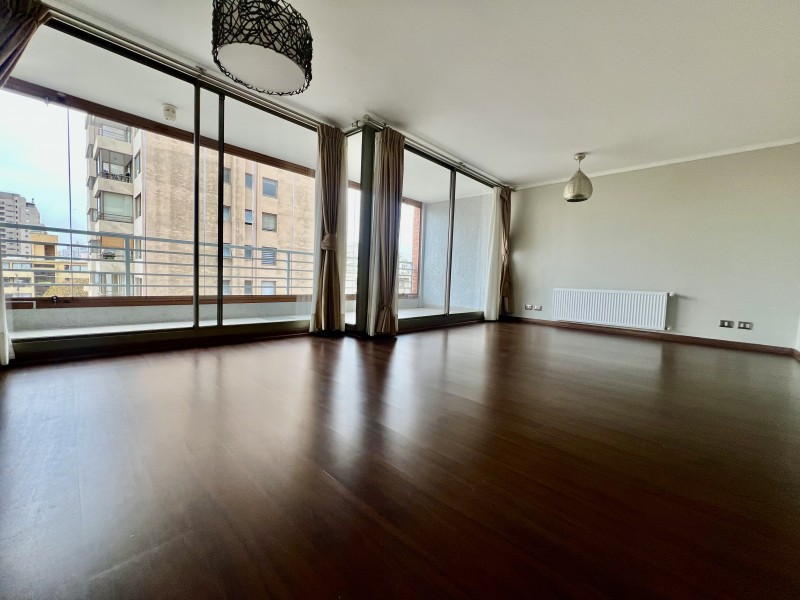 Arriendo Amplio Departamento en los Ponientes