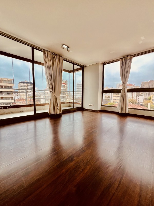 Arriendo Amplio Departamento en los Ponientes