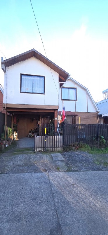 Estupenda Casa, 2 Pisos A Pasos del Centro de Pucon