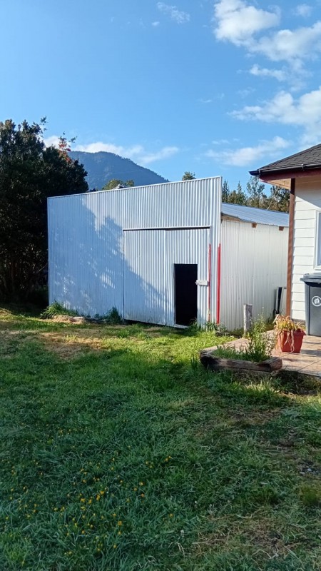 Encantadora Parcela Con Amplia Casa Rustica