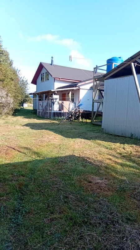 Encantadora Parcela Con Amplia Casa Rustica