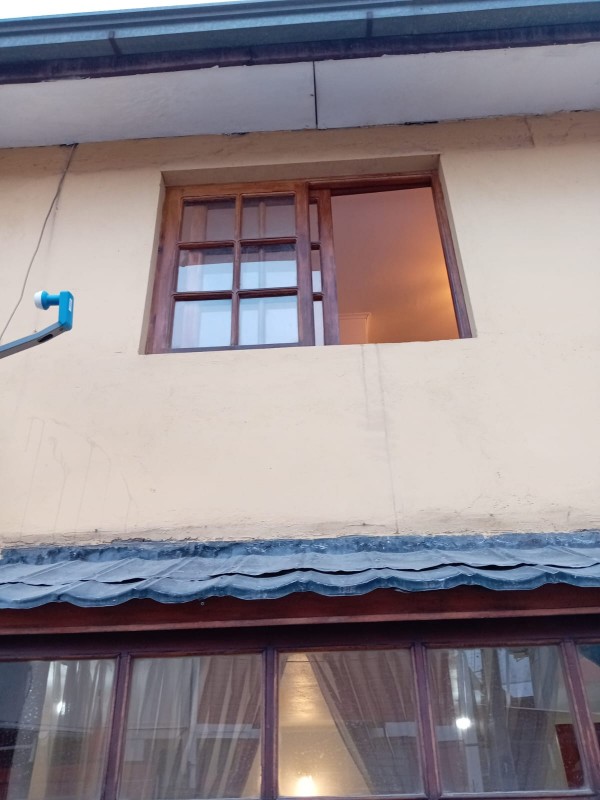 Preciosa Casa Sólida de Dos Pisos en Villa Cordillera, Rgua