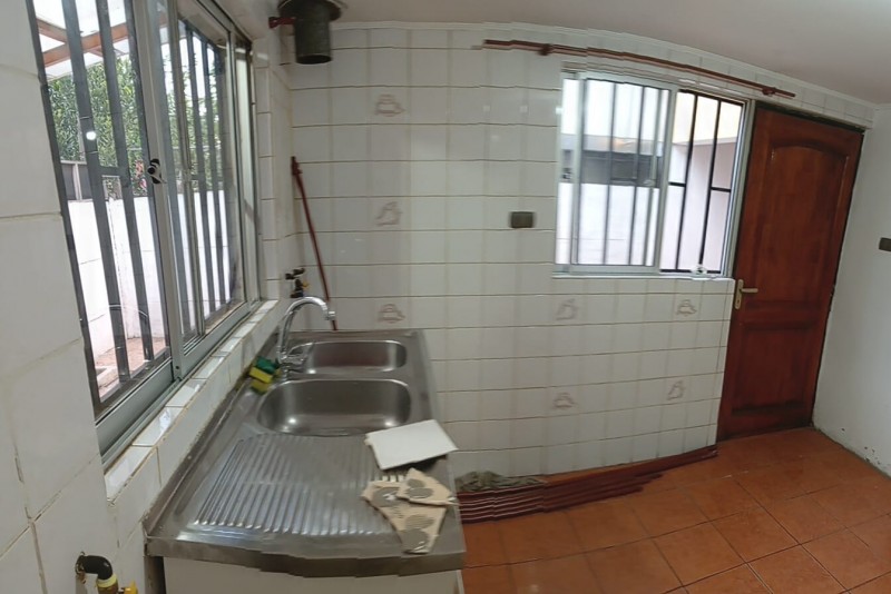Preciosa Casa Sólida de Dos Pisos en Villa Cordillera, Rgua