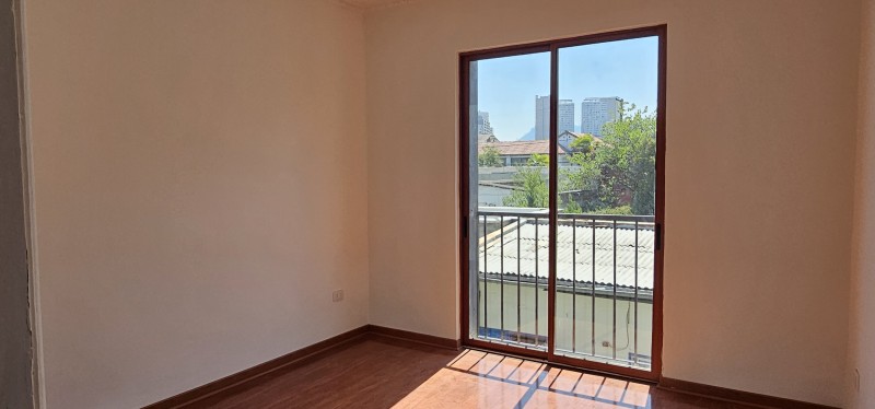 Casa Remodelada de Dos Pisos Barrio Suárez Mujica