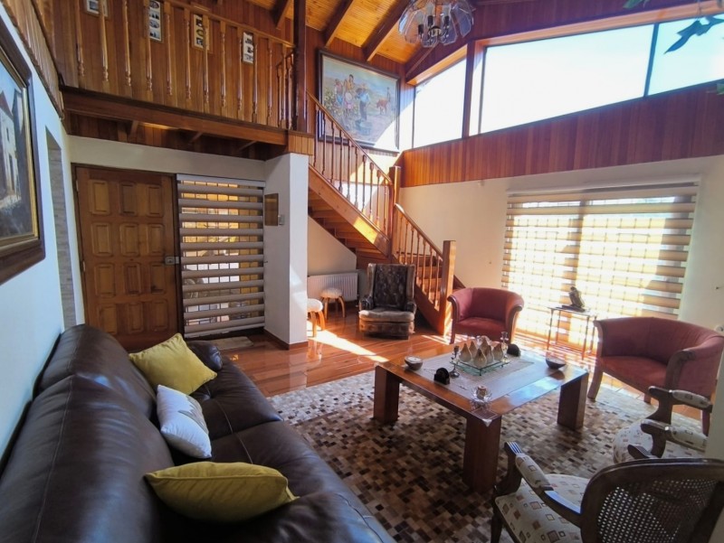 Vende Casa 4D-3B C/patente Comercial y Oficina en la Florida