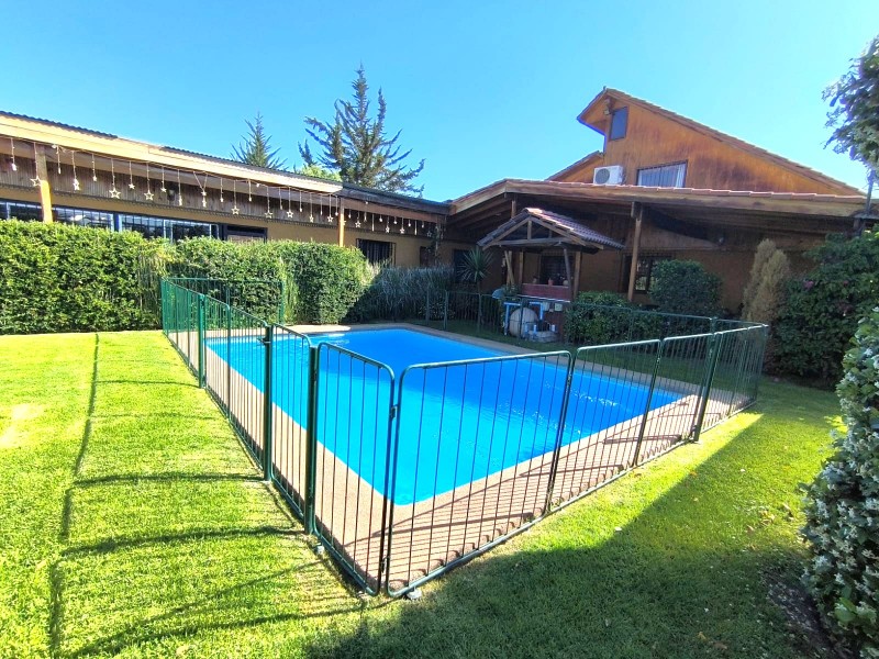 Vende Casa 4D-3B C/patente Comercial y Oficina en la Florida