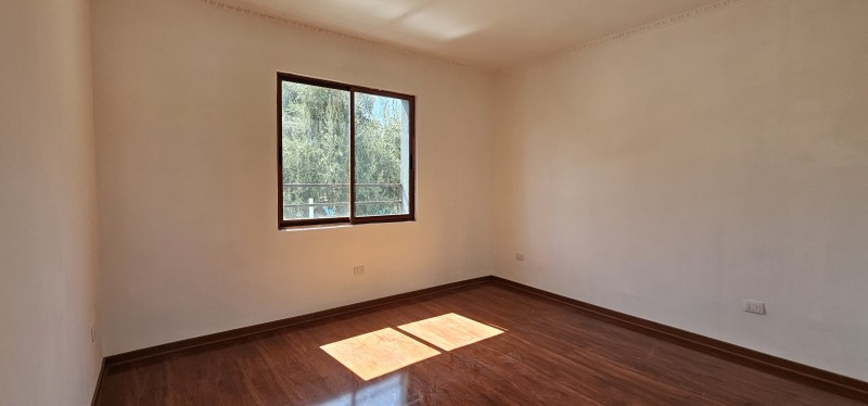 Casa Remodelada de Dos Pisos Barrio Suárez Mujica