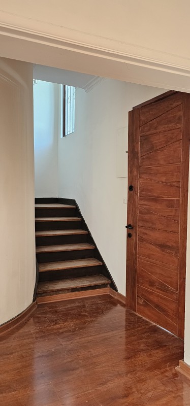 Casa Remodelada de Dos Pisos Barrio Suárez Mujica