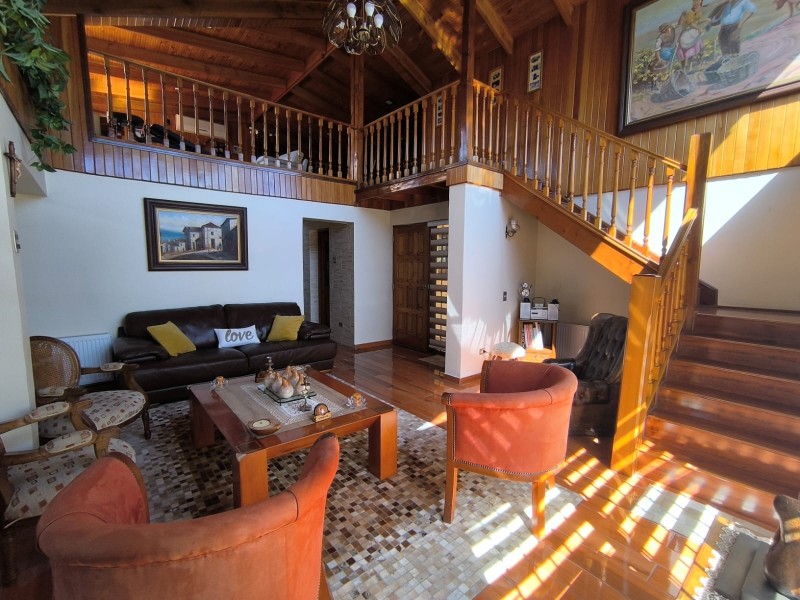 Vende Casa 4D-3B C/patente Comercial y Oficina en la Florida