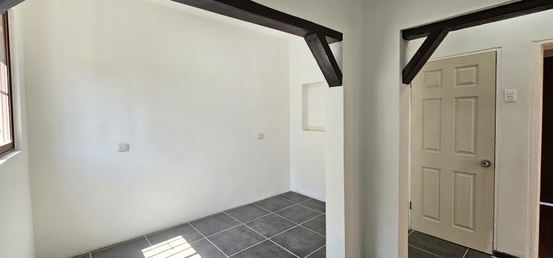 Casa Remodelada de Dos Pisos Barrio Suárez Mujica