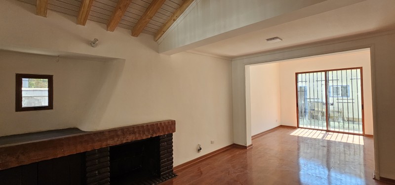 Fotografía de Casa Remodelada de Dos Pisos Barrio Suárez Mujica