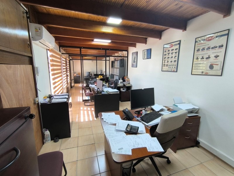 Vende Casa 4D-3B C/patente Comercial y Oficina en la Florida