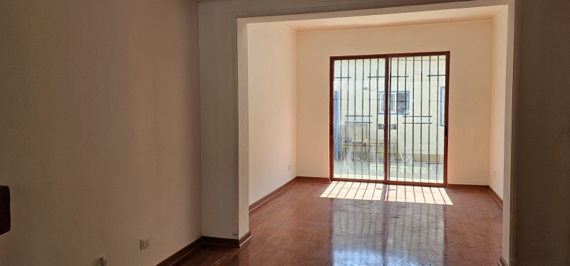 Casa Remodelada de Dos Pisos Barrio Suárez Mujica